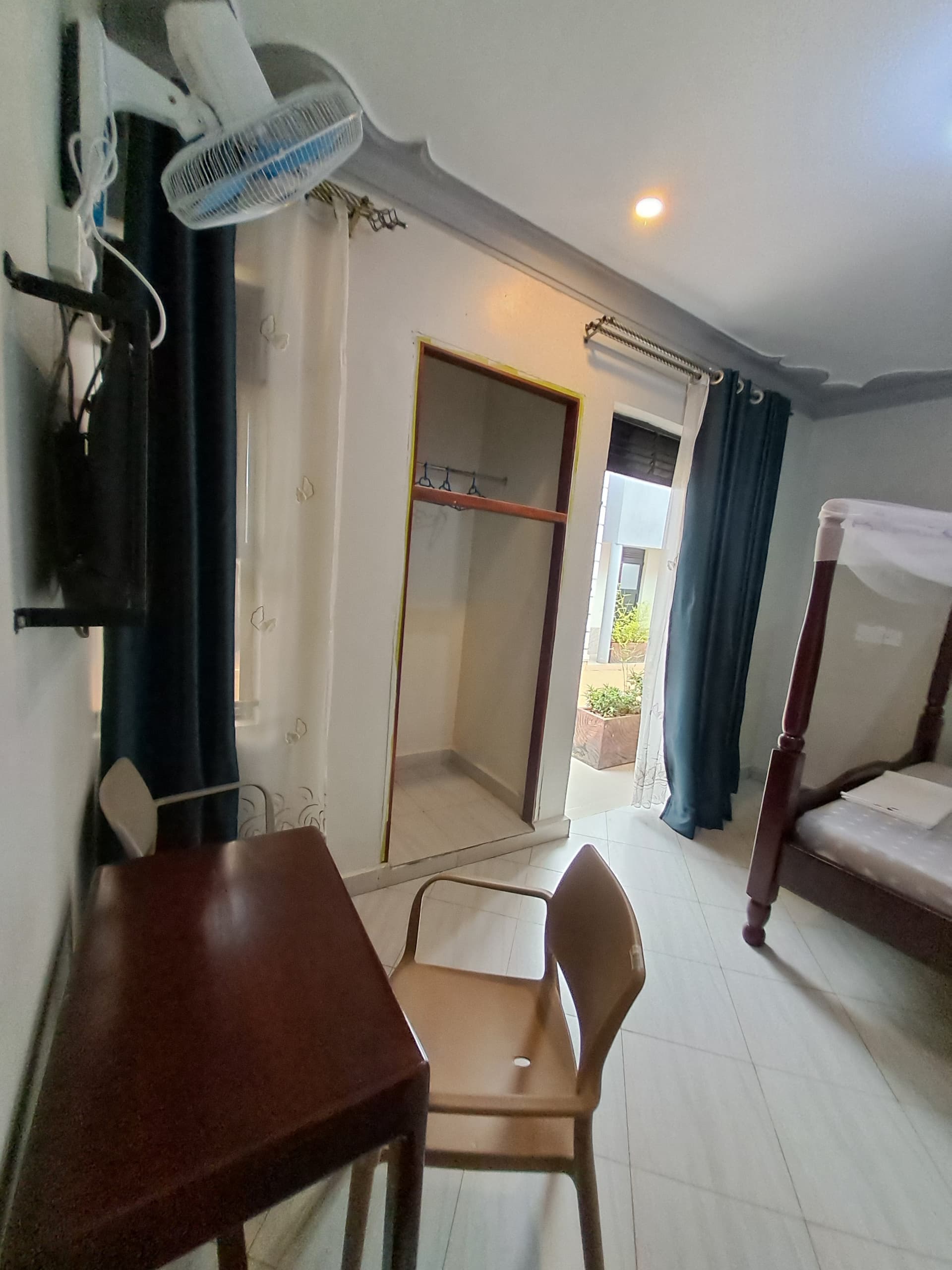 Guest bedroom